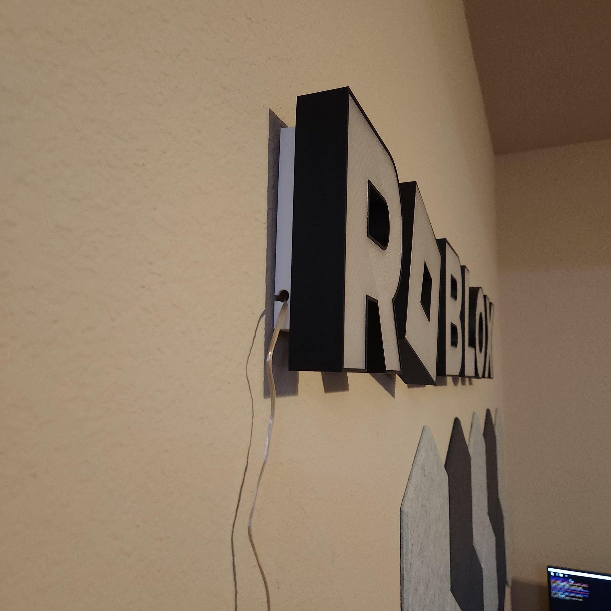 Roblox Wall Light - Large
